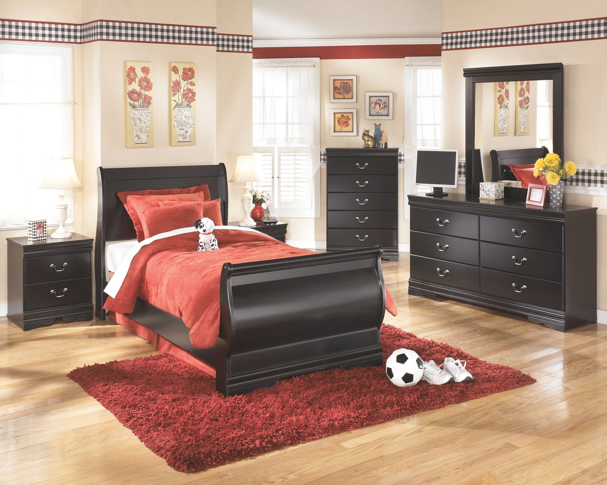 Huey Vineyard Bedroom Set - Thumbnail 4
