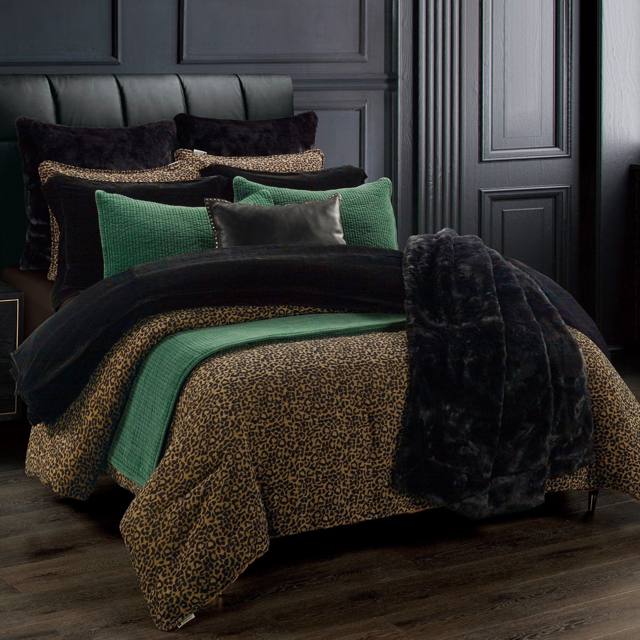 Adrienne - King Duvet Cover Set (Set of 3) - Gold