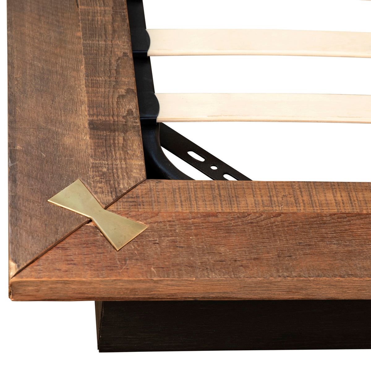 Donita - Bed