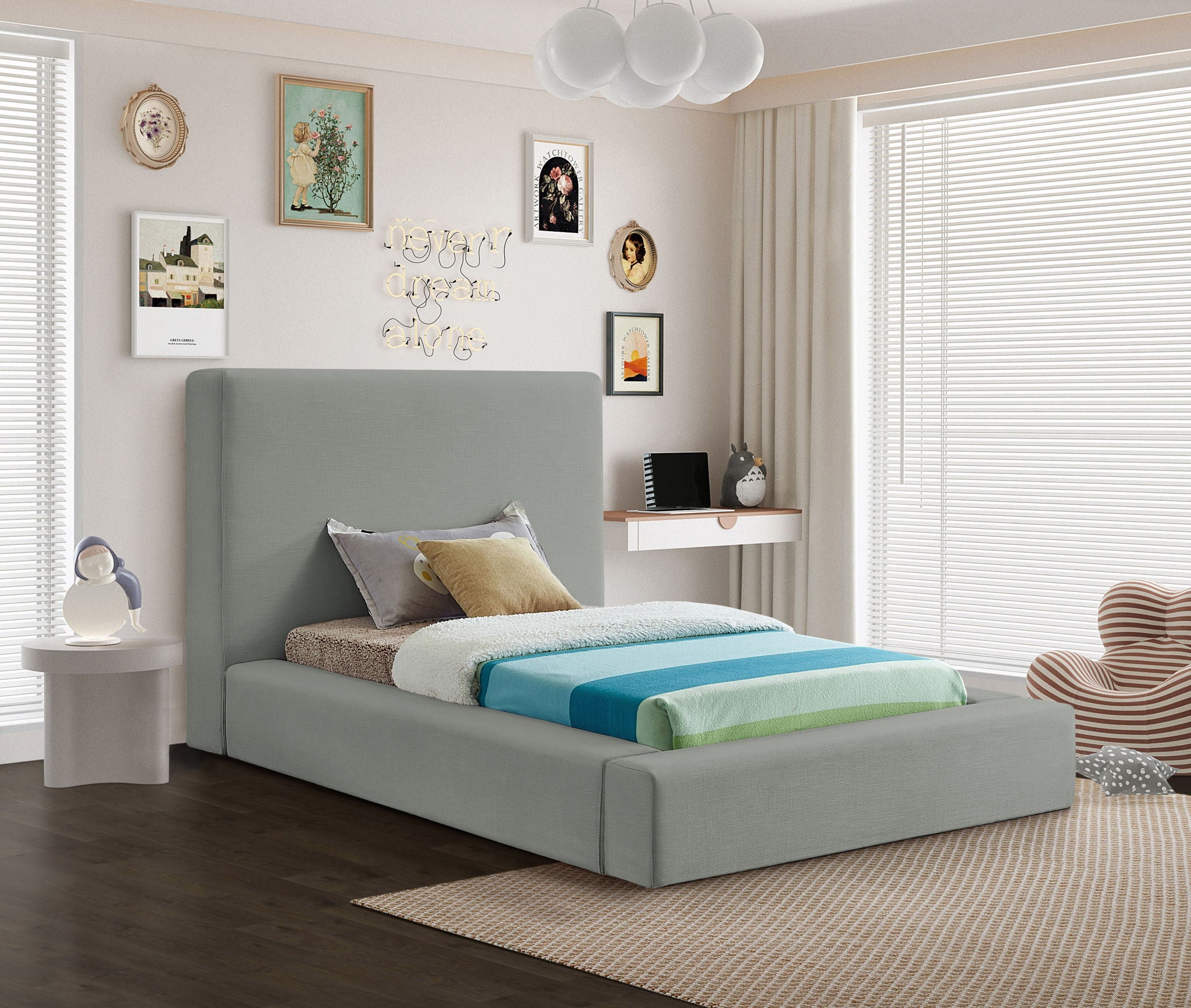 Devin - Bed