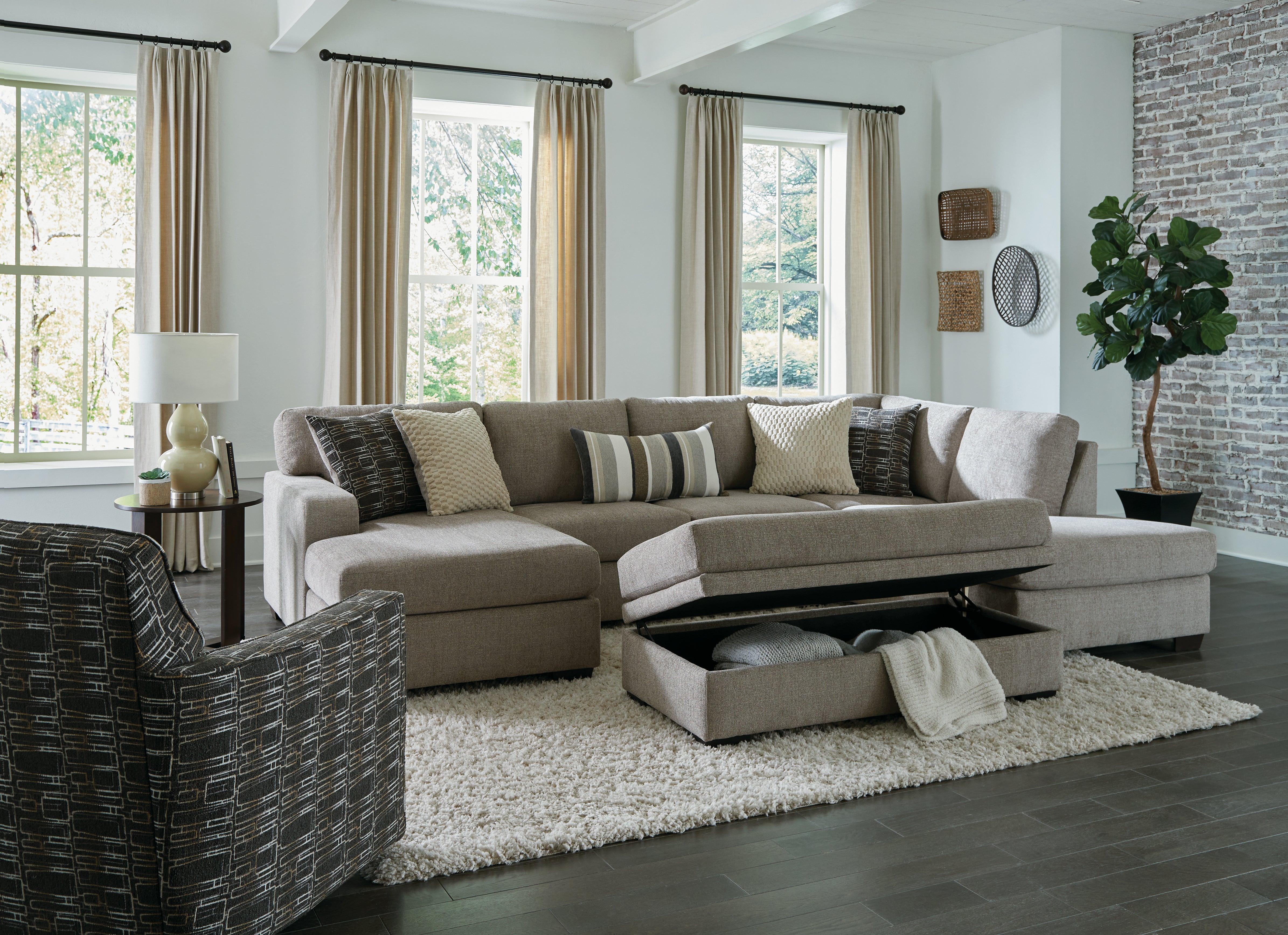 Sofa Sectional Avellino w/ Ottoman