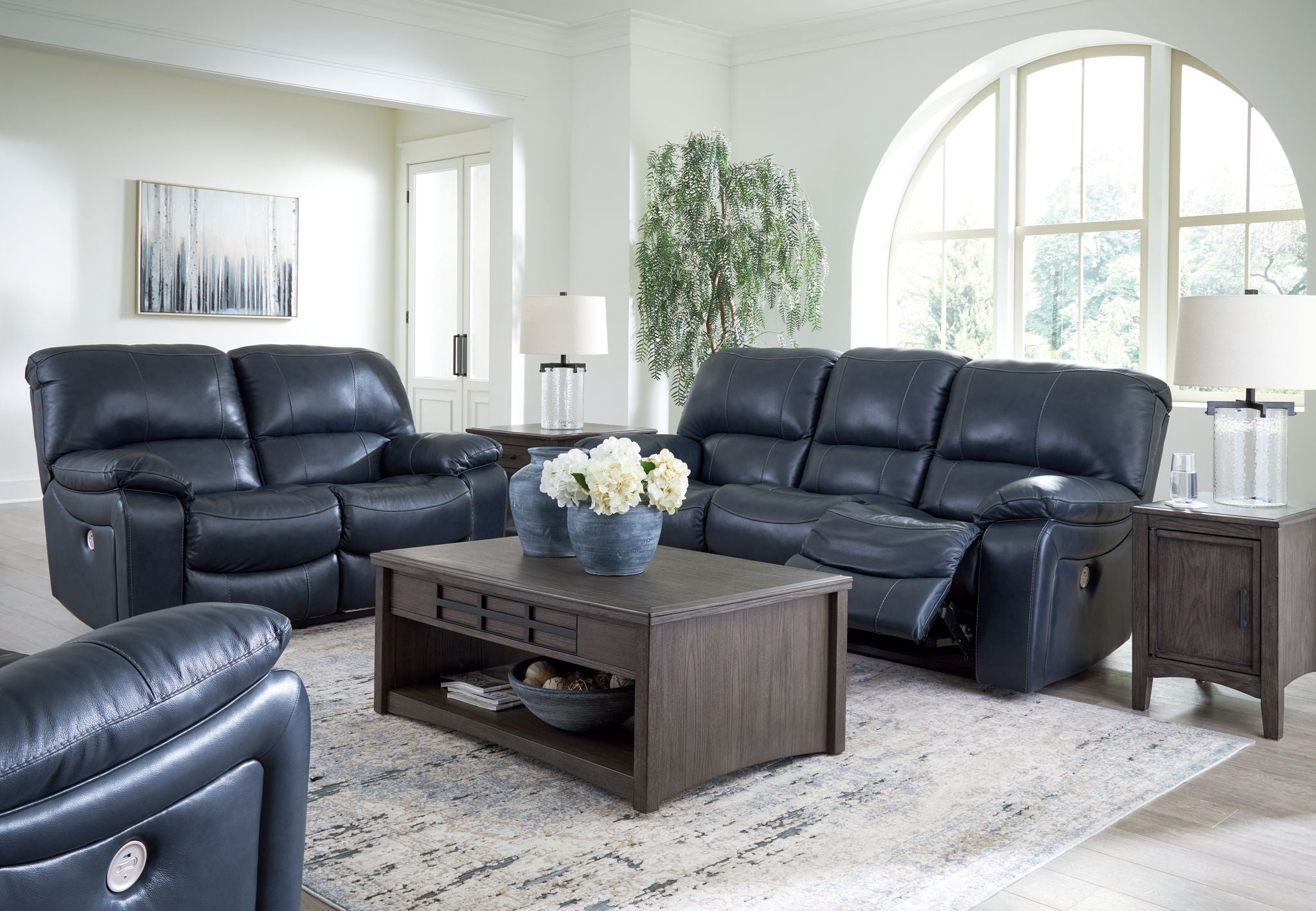 Leesworth 3 Pc. Power Reclining Sofa, Loveseat, and Recliner Set - Thumbnail 4
