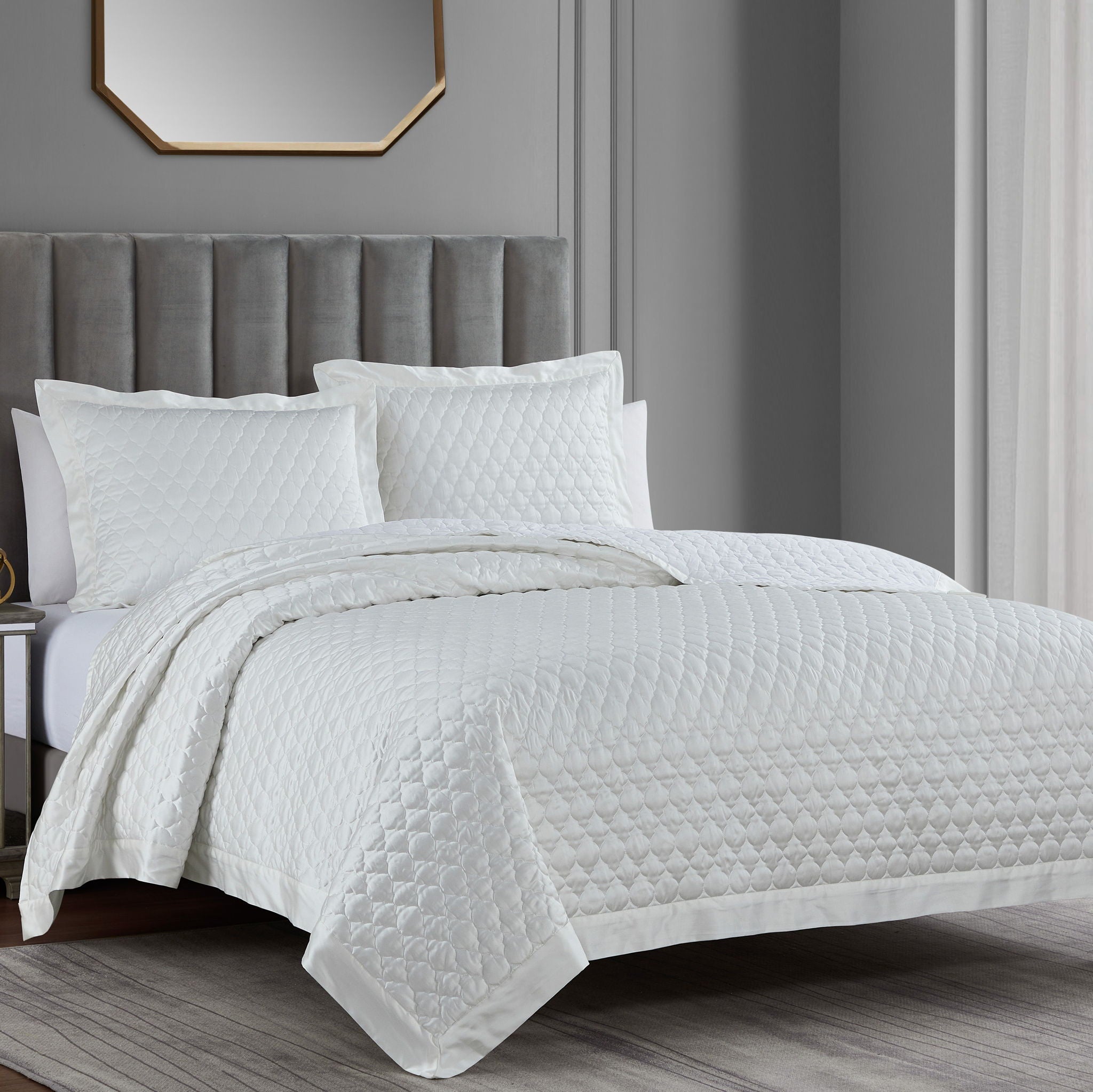 High Shine Satin - Full/Queen Quatrefoil Quilt Set (Set of 3) - White