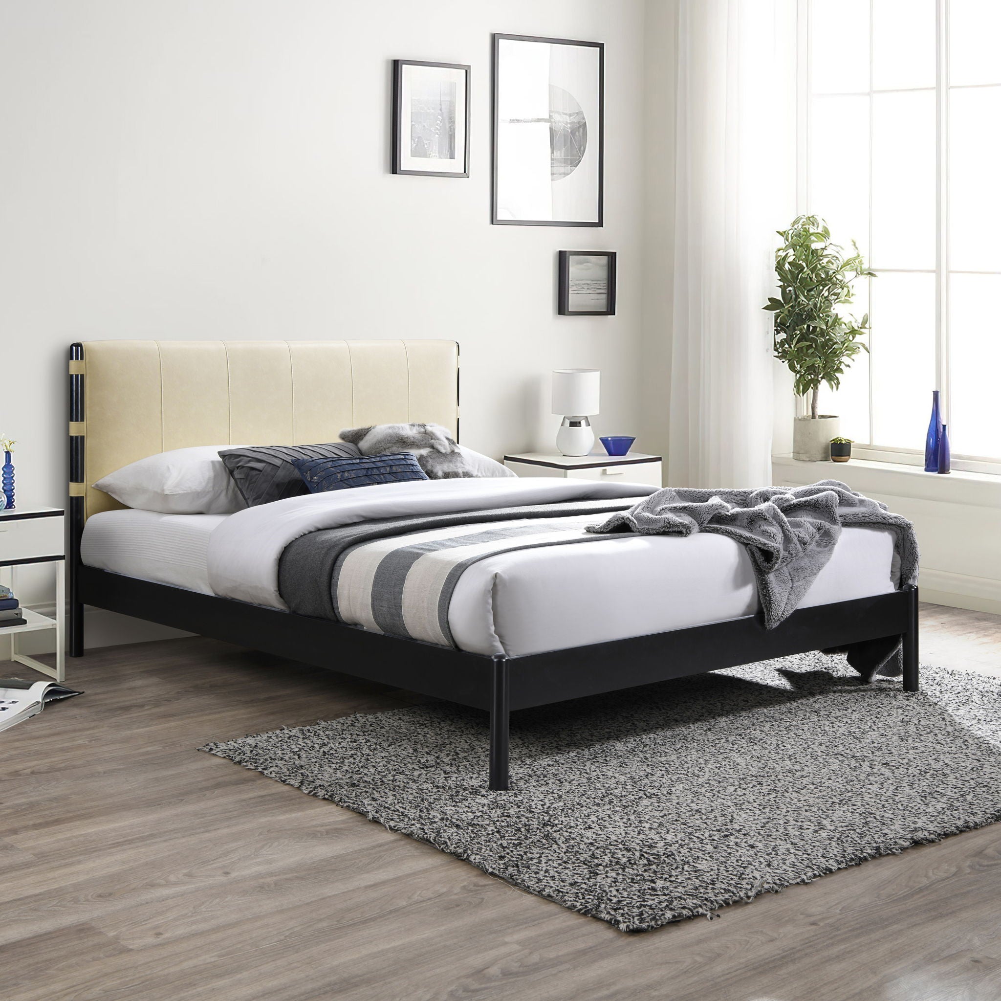 Abigail - Bed