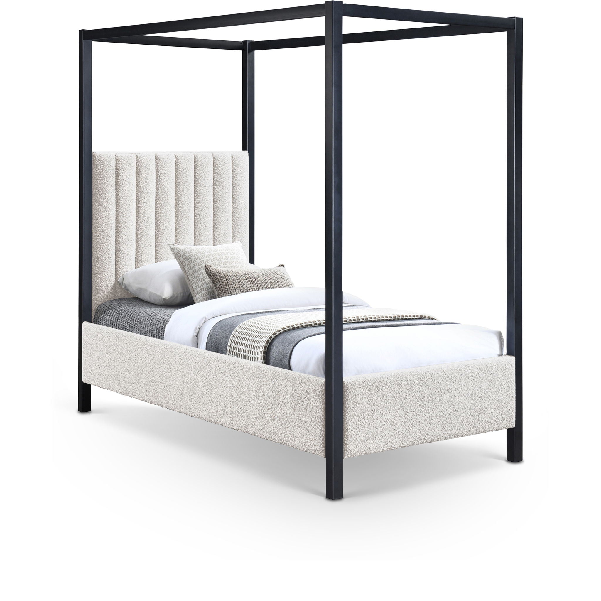 Kelly - Bed