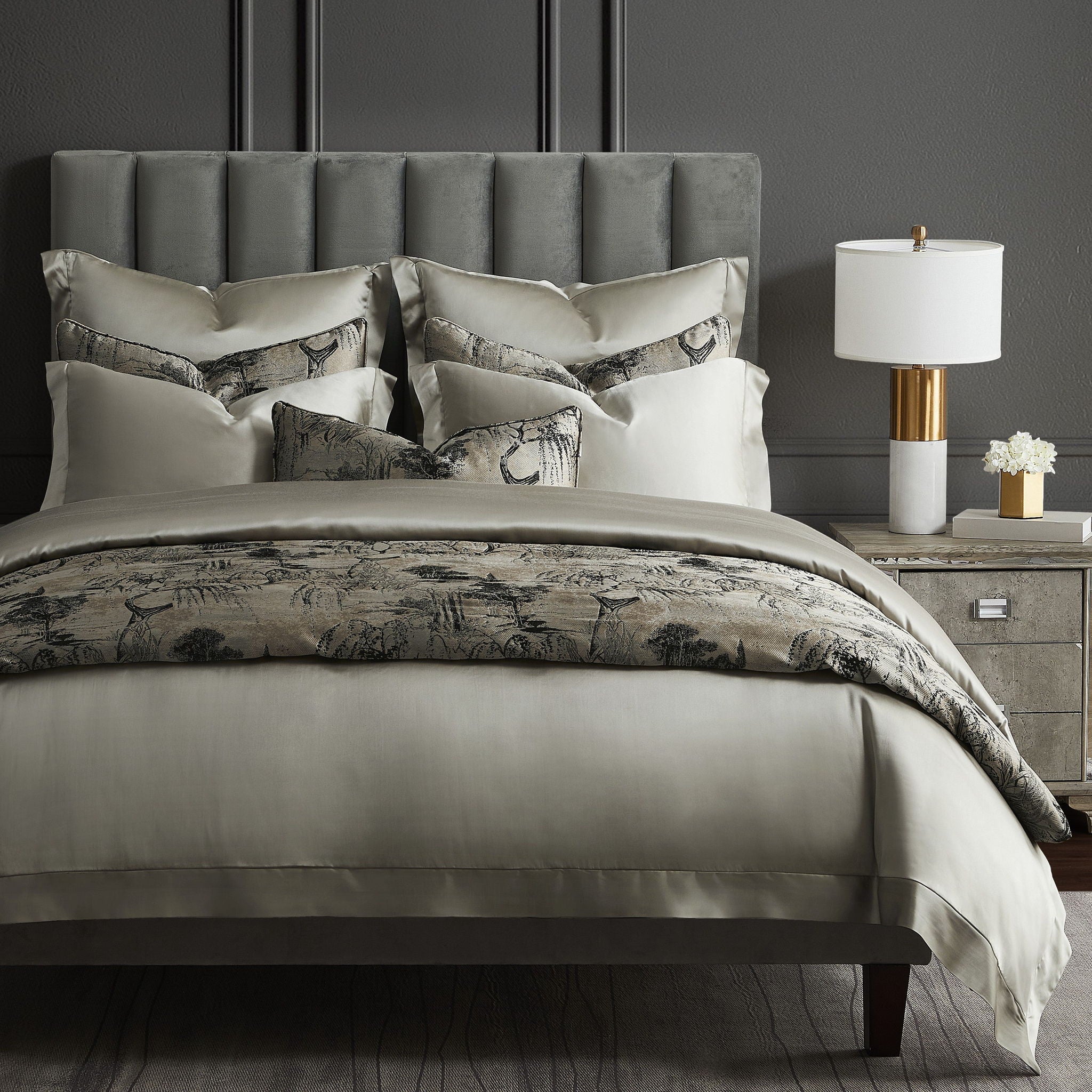 Pastoral Jacquard - Queen Comforter Set (Set of 3) - Champagne