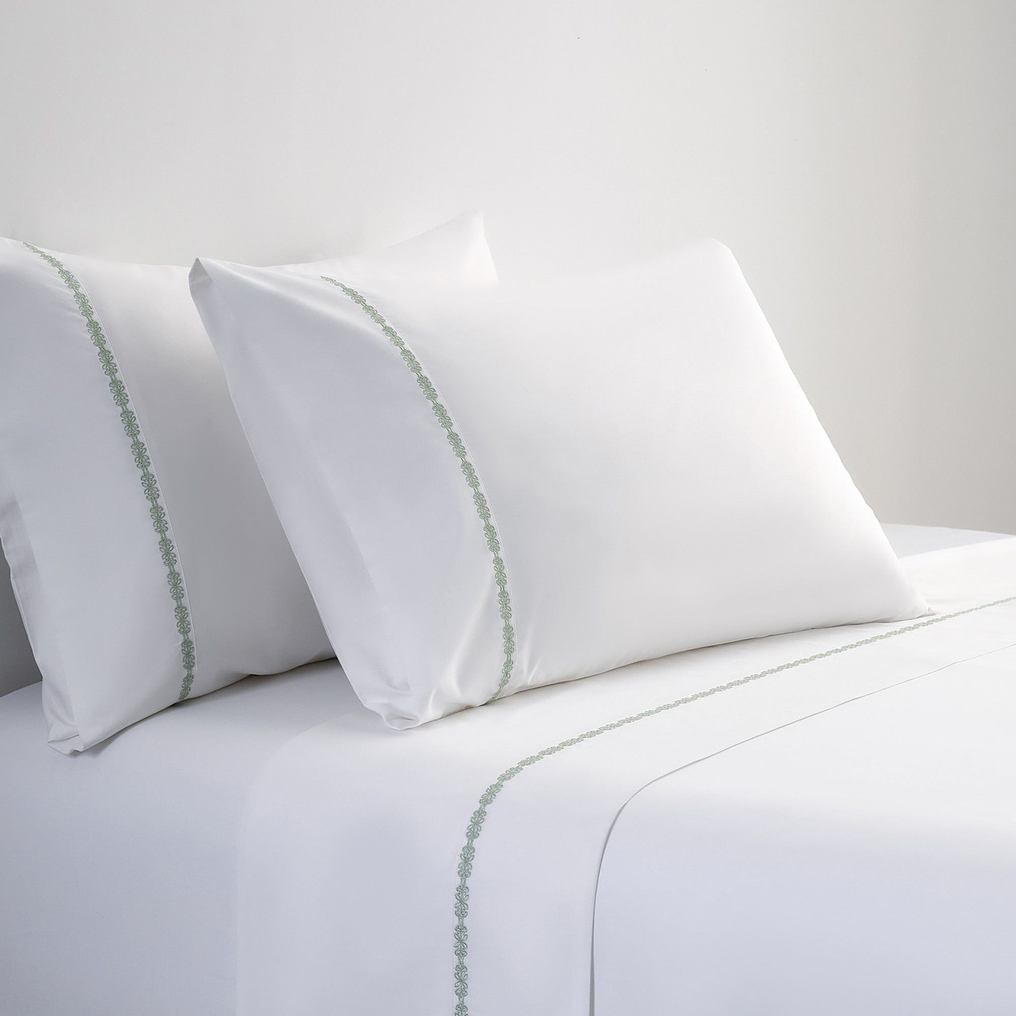 Laurel Sheet - King 350TC Laurel Embroidered Border Sheet Set (Set of 4) - Fern Green