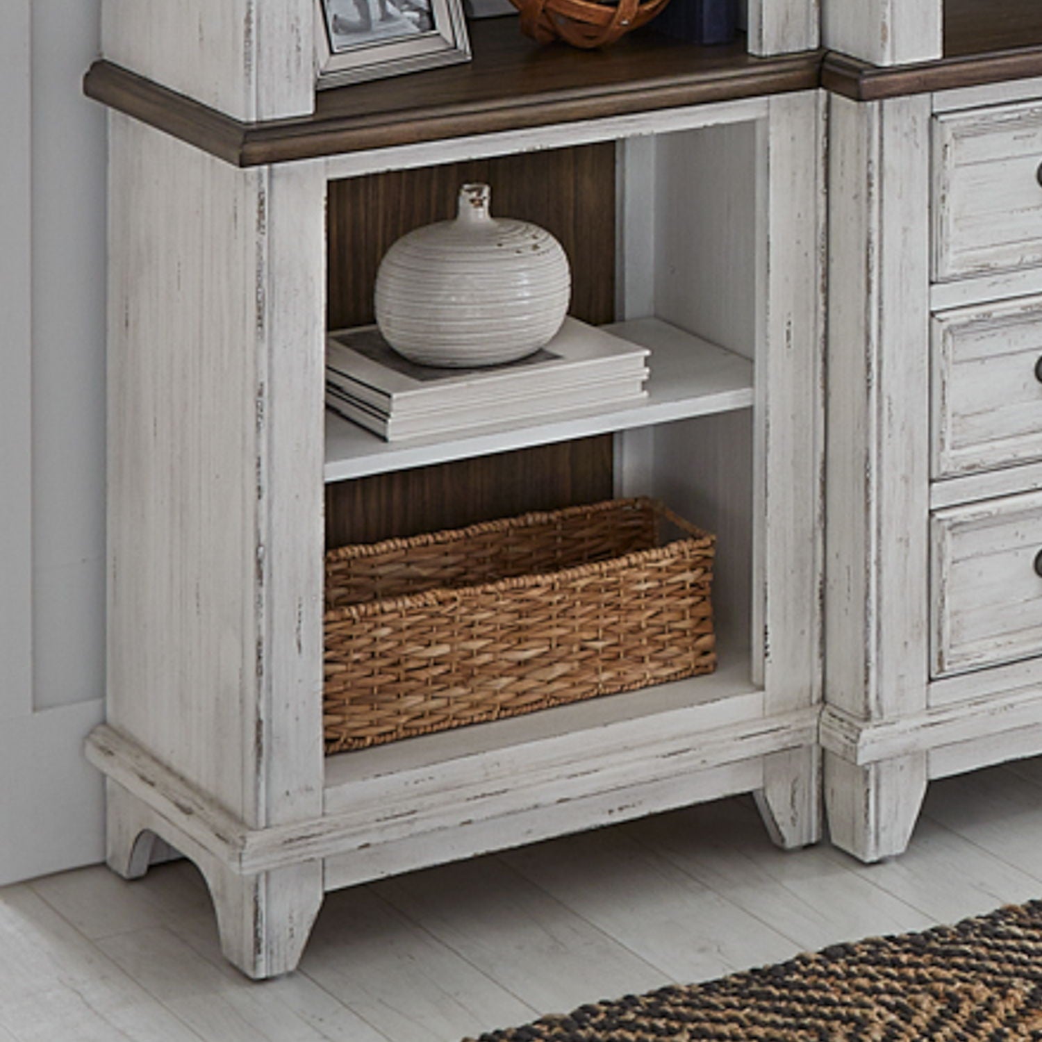 River Place - Left Pier Base - Riverstone White & Tobacco