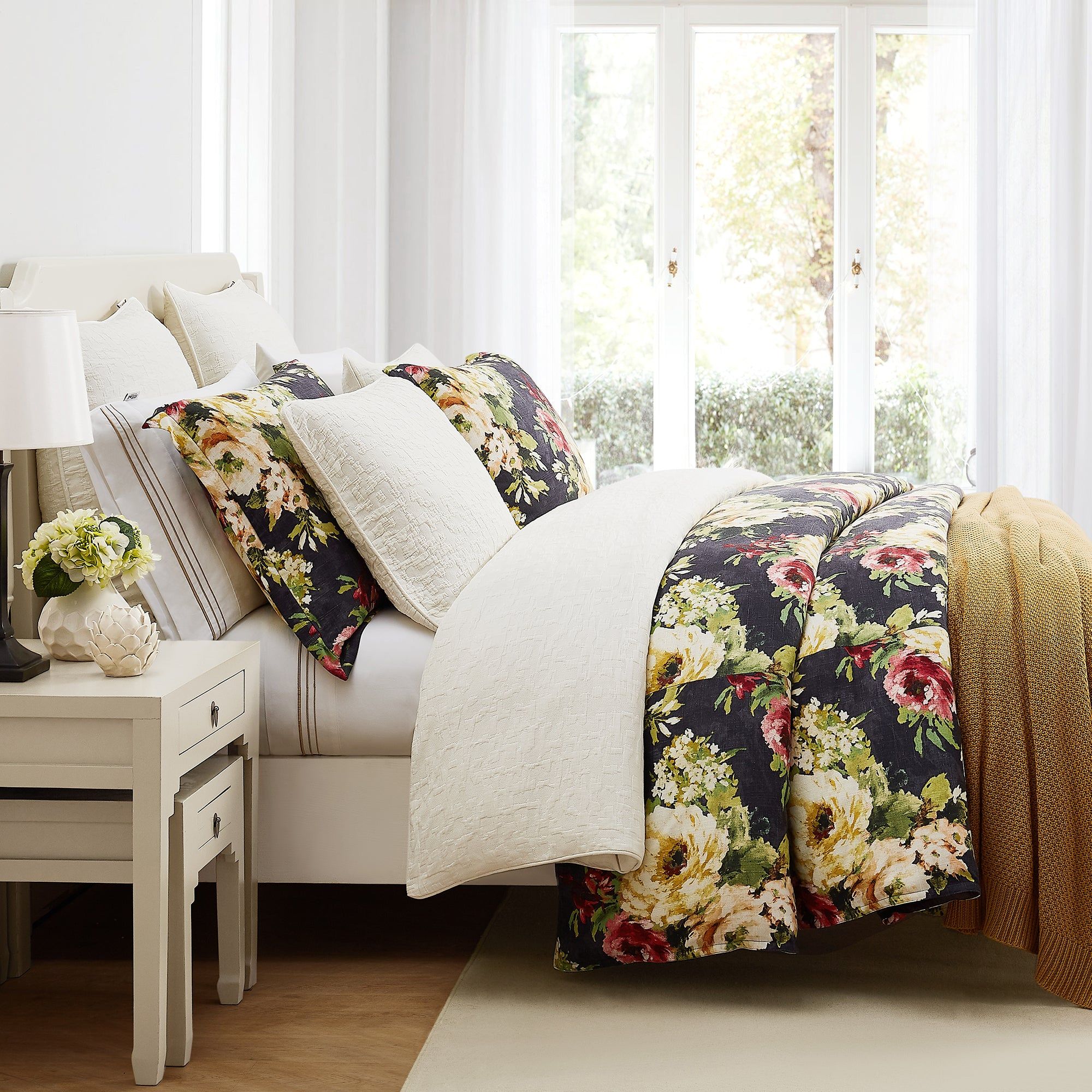 Peony - King Washed Linen Duvet Cover Set (Set of 3) - Charcoal