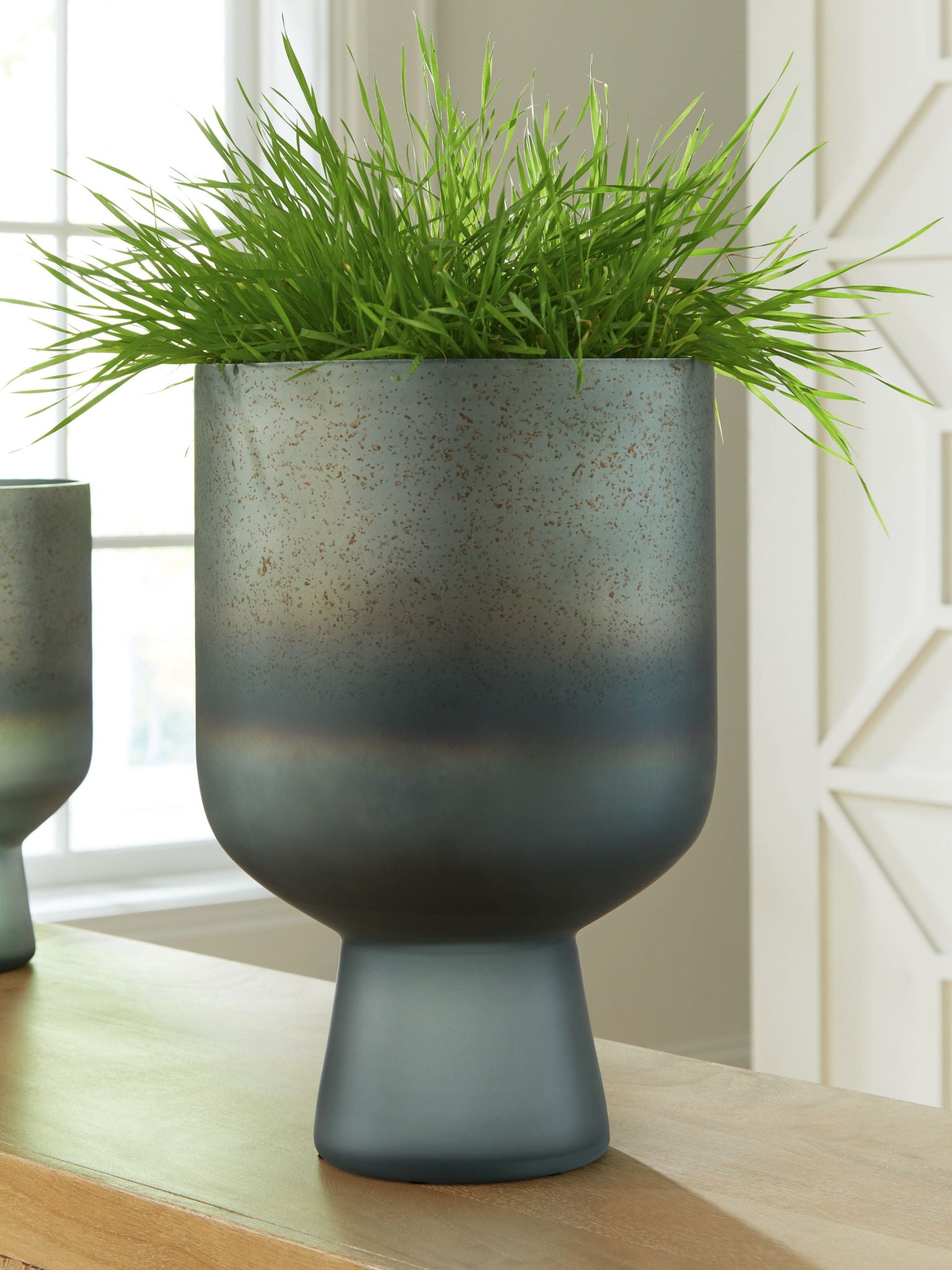Pennmore Vase - Thumbnail 2