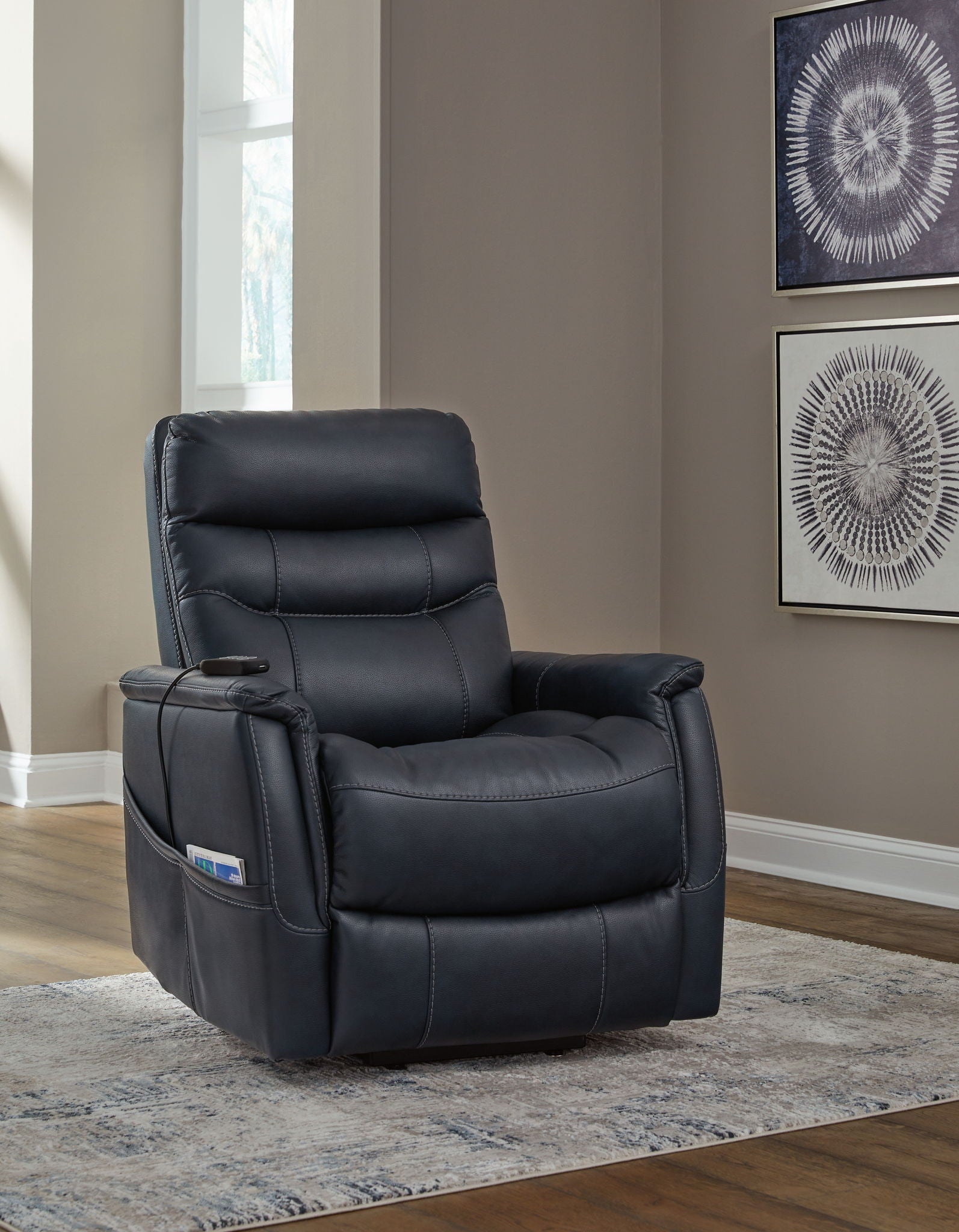 Strawbill Power Lift Recliner - Thumbnail 3