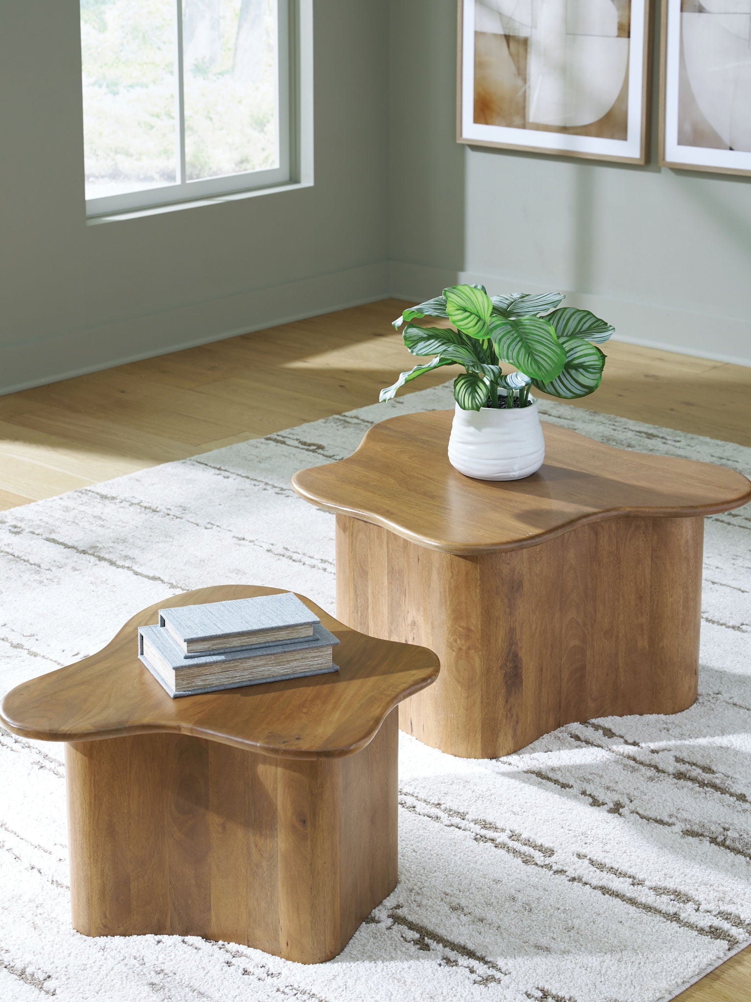 Ashley Furniture Abeford Cocktail Table - Thumbnail 2
