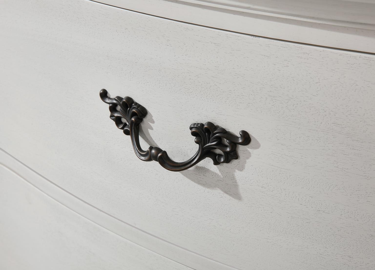 B072 - Chest - Antique White