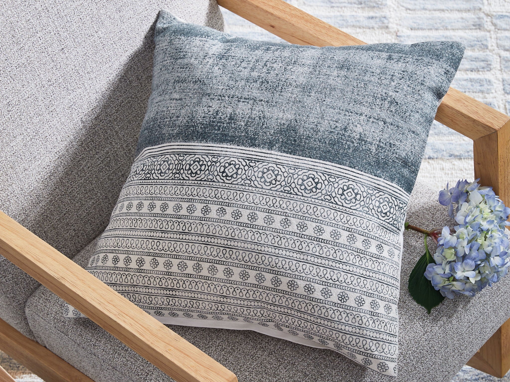 Harperville Pillow - Thumbnail 2