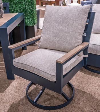 East Beach - Swivel Chair With Cushion (Set of 2) - Blue