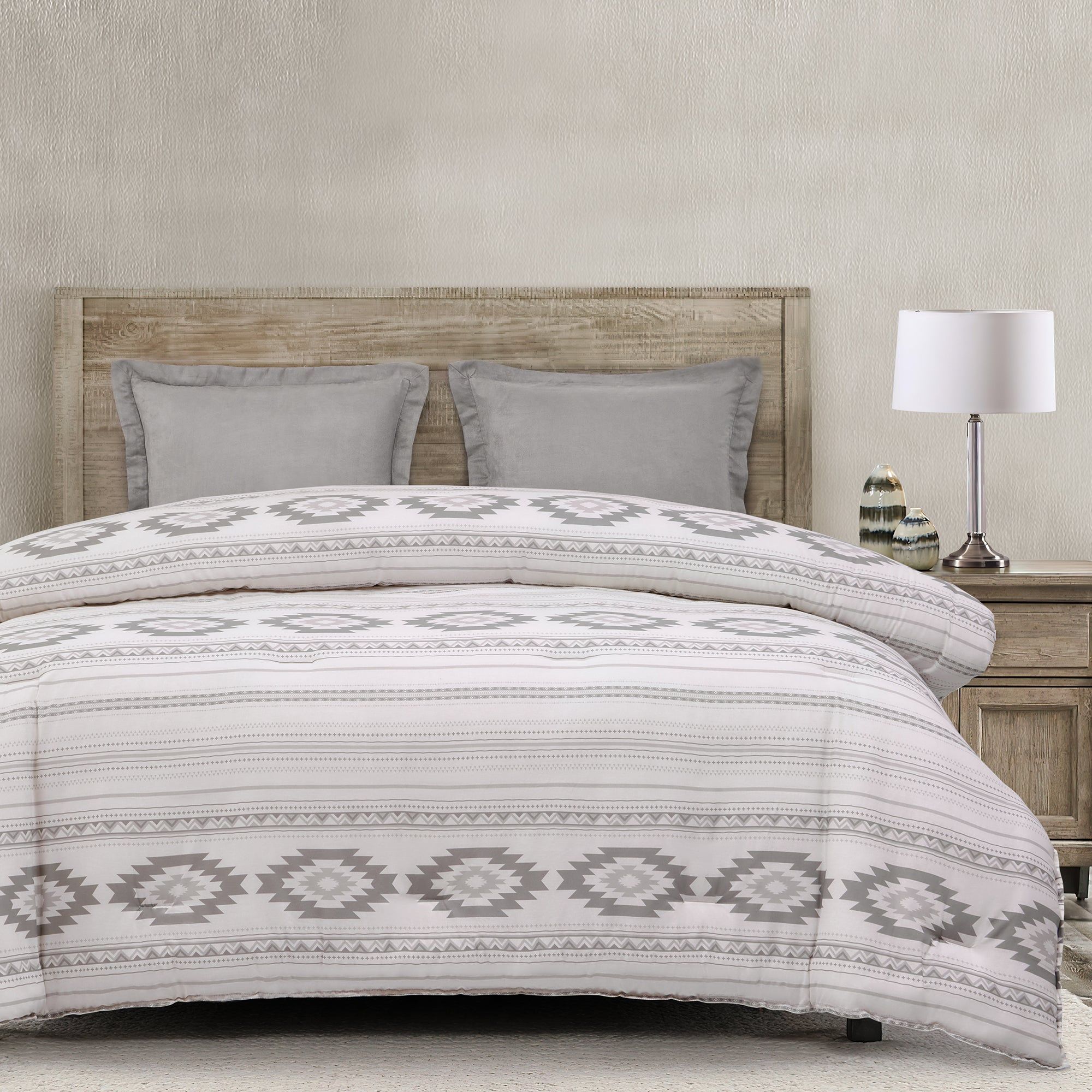 Free Spirit - Queen Comforter Set (Set of 4) - Gray / White