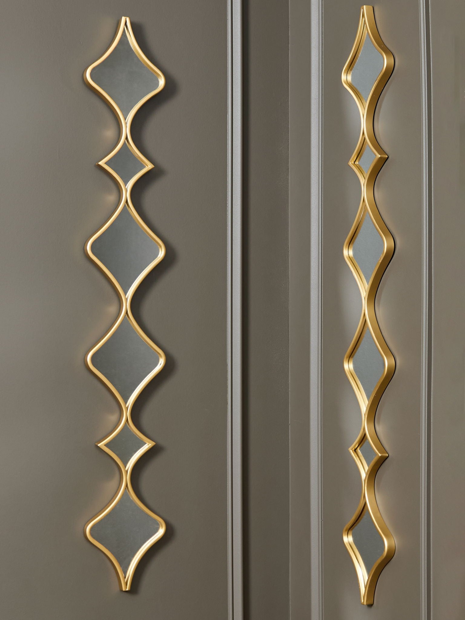 Ashley Furniture Harriswood Accent Mirror - Thumbnail 2