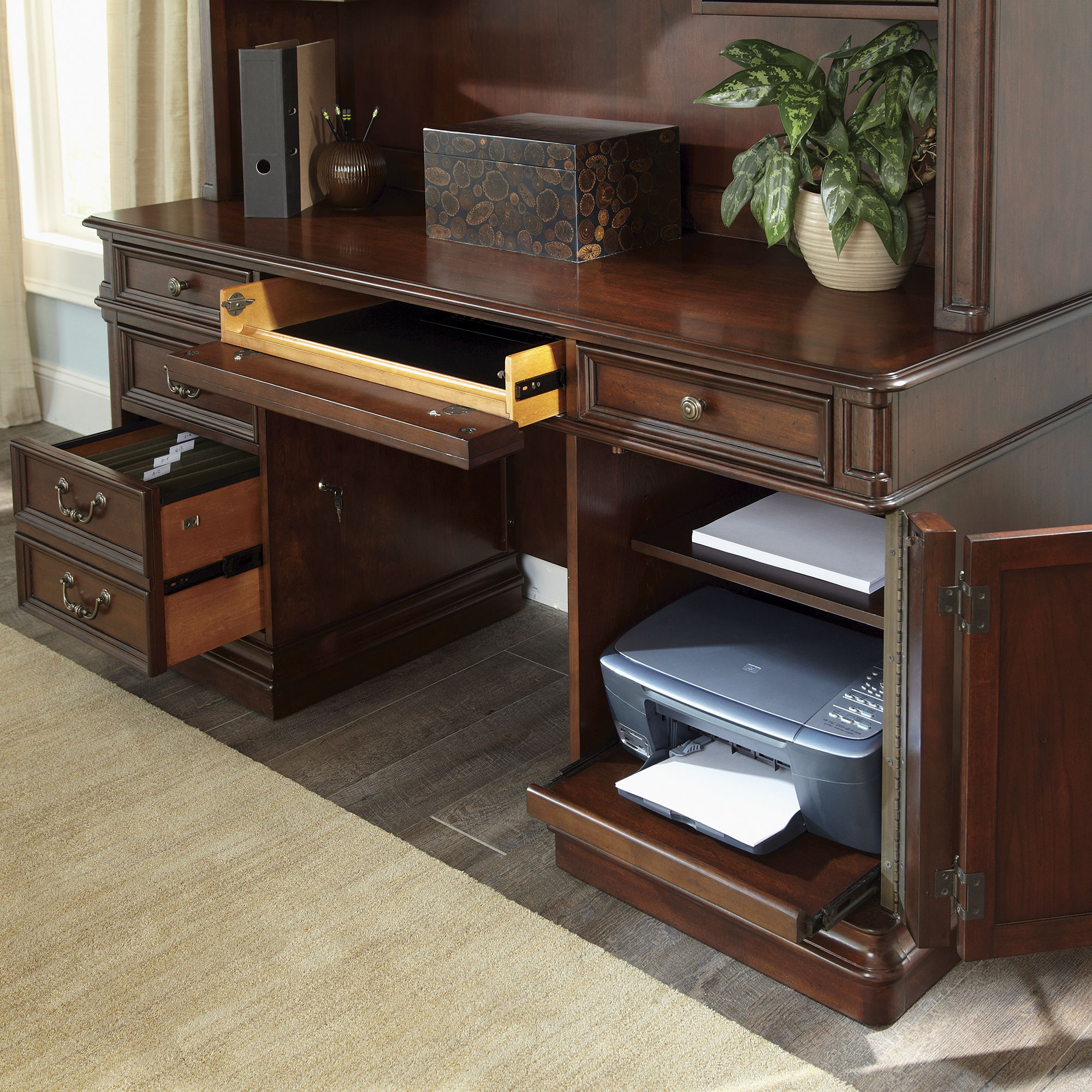 Brayton Manor - Credenza - Cognac