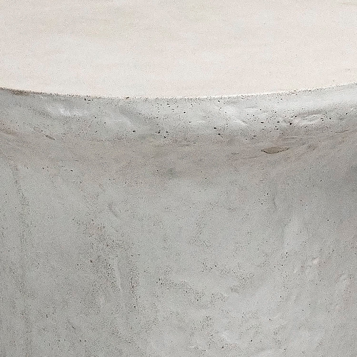 Yanis - Outdoor Table