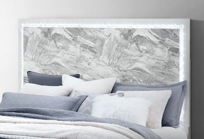 Naomi - 5 Piece King Bedroom Set - Silver