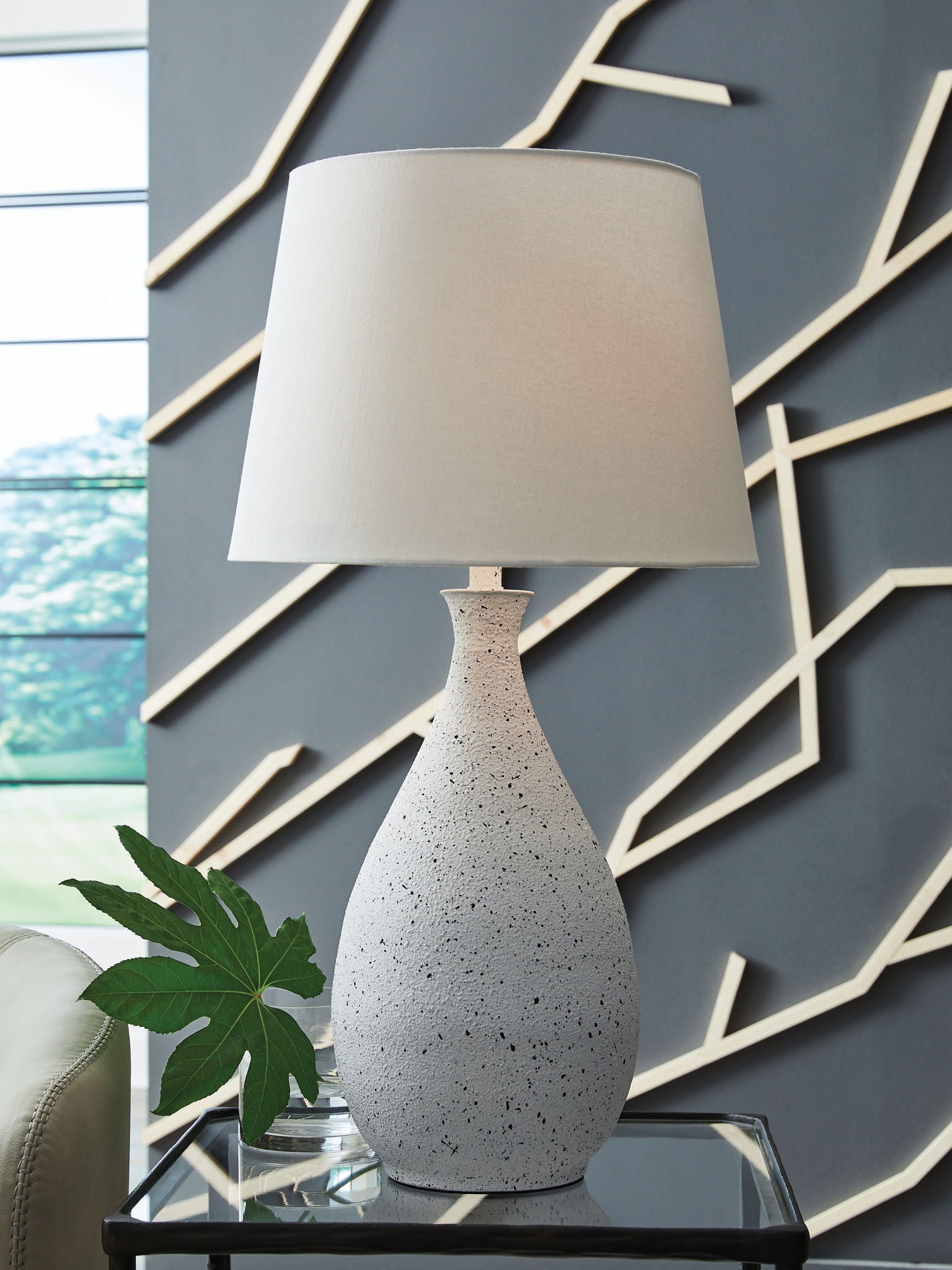 Wyattford Metal Table Lamp - Thumbnail 2