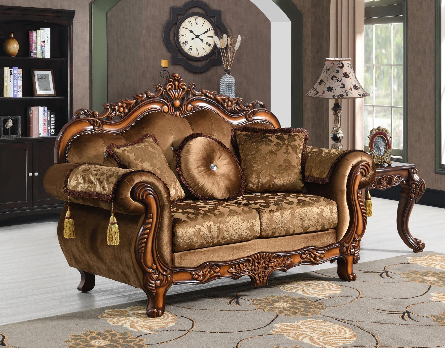U205 - Traditional Loveseat - Brown