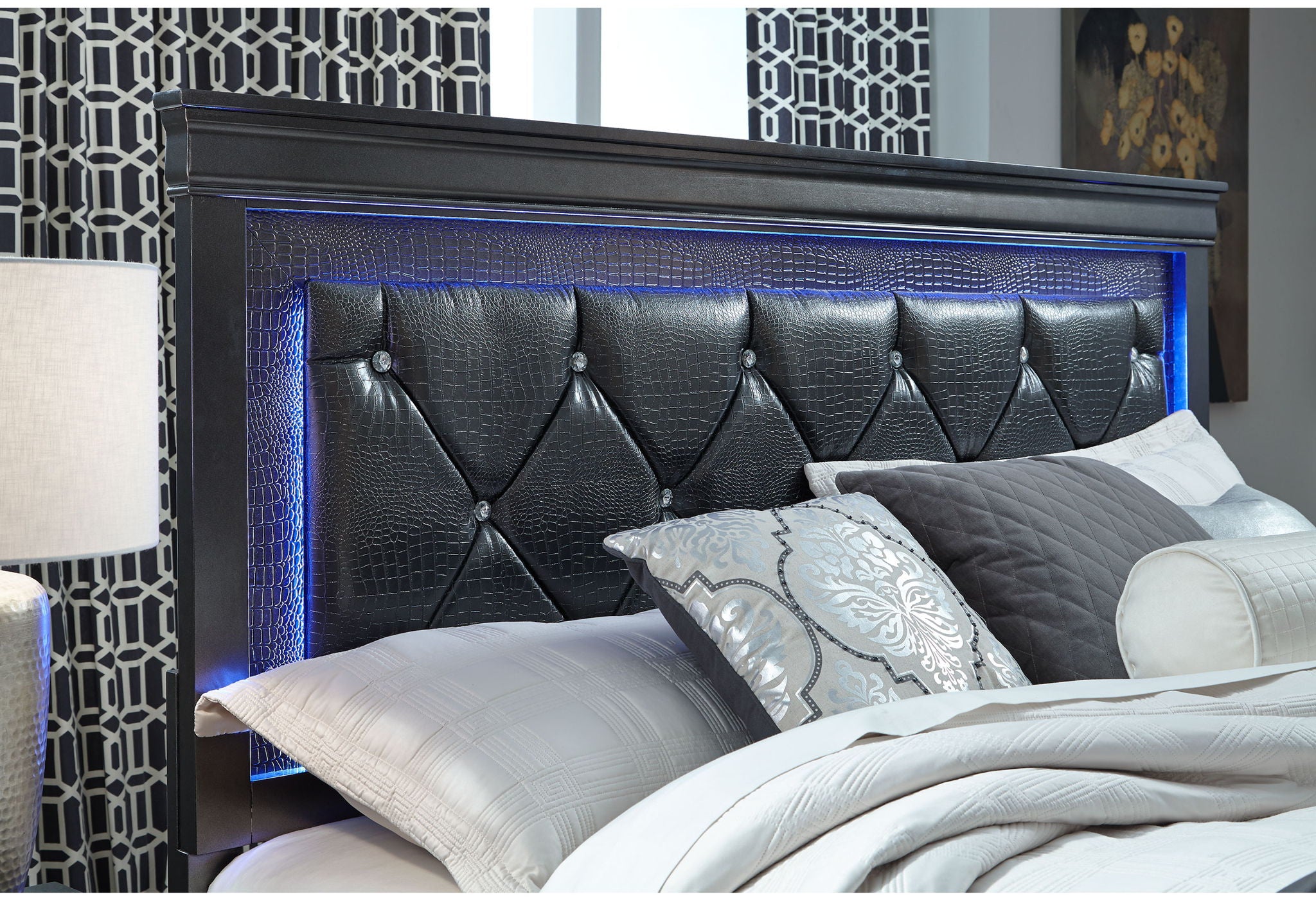 Pompei - 4 Piece Queen Bedroom Set (Bed With LED, Dresser, Mirror, Nightstand) - Gray