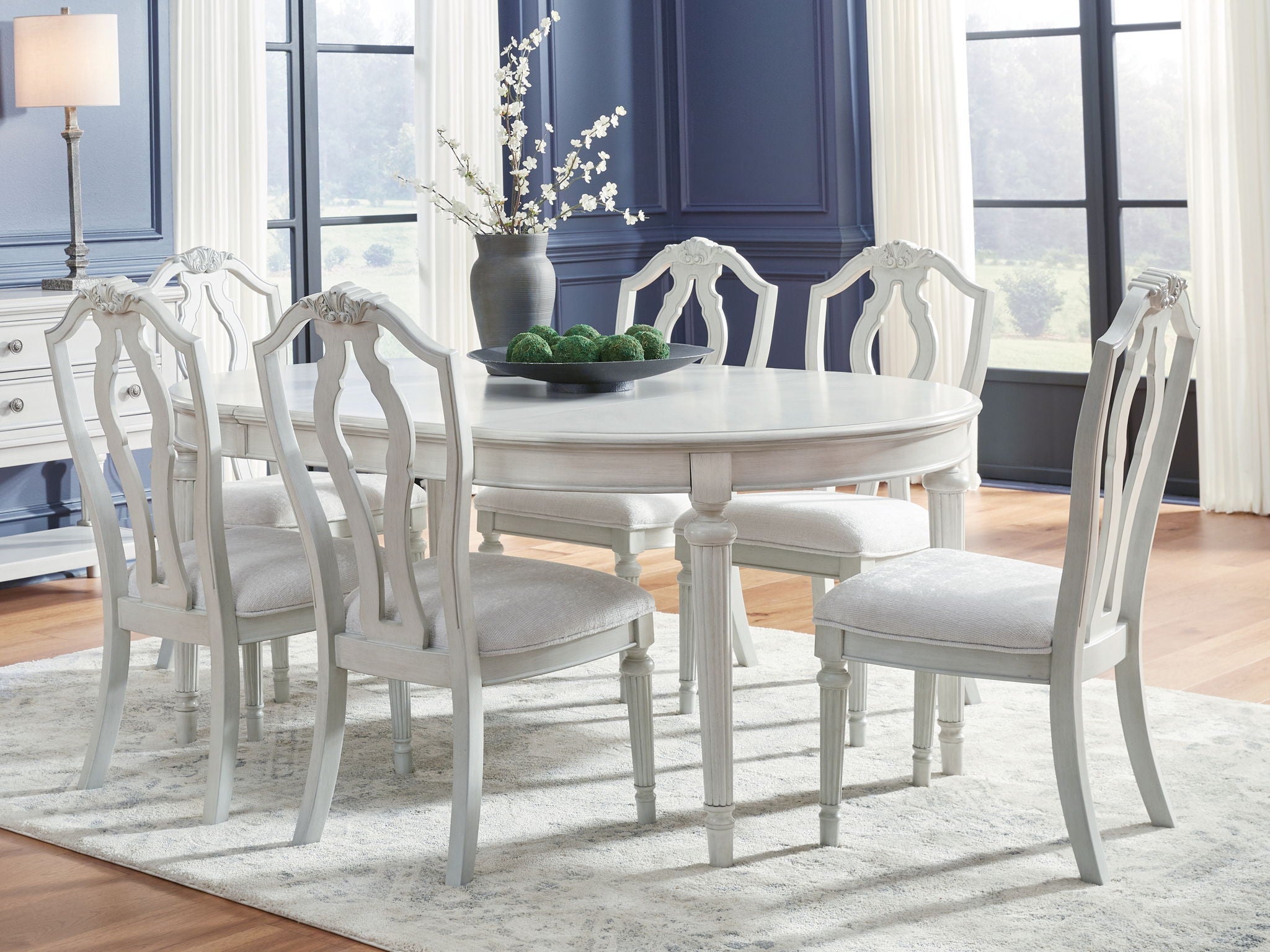 Montelaine Dining Room Extension Table Set