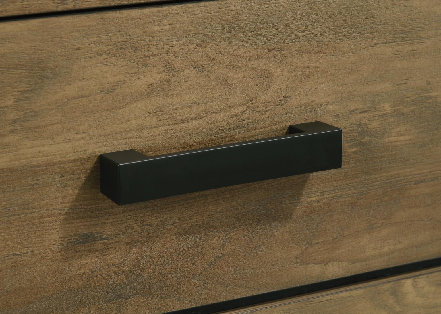 B526 - Dresser - Knotty Oak