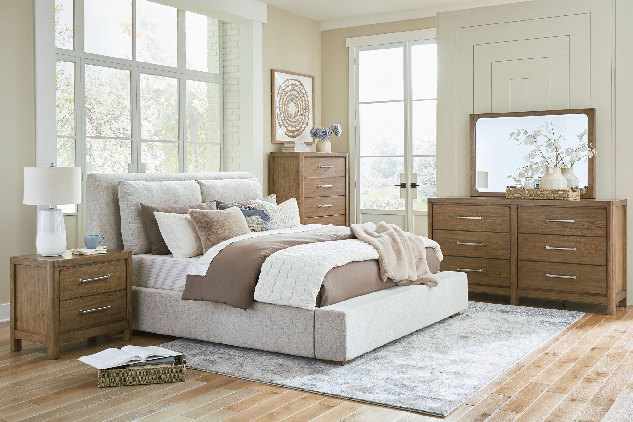 Cabalynn Upholstered Bedroom Set - Thumbnail 5