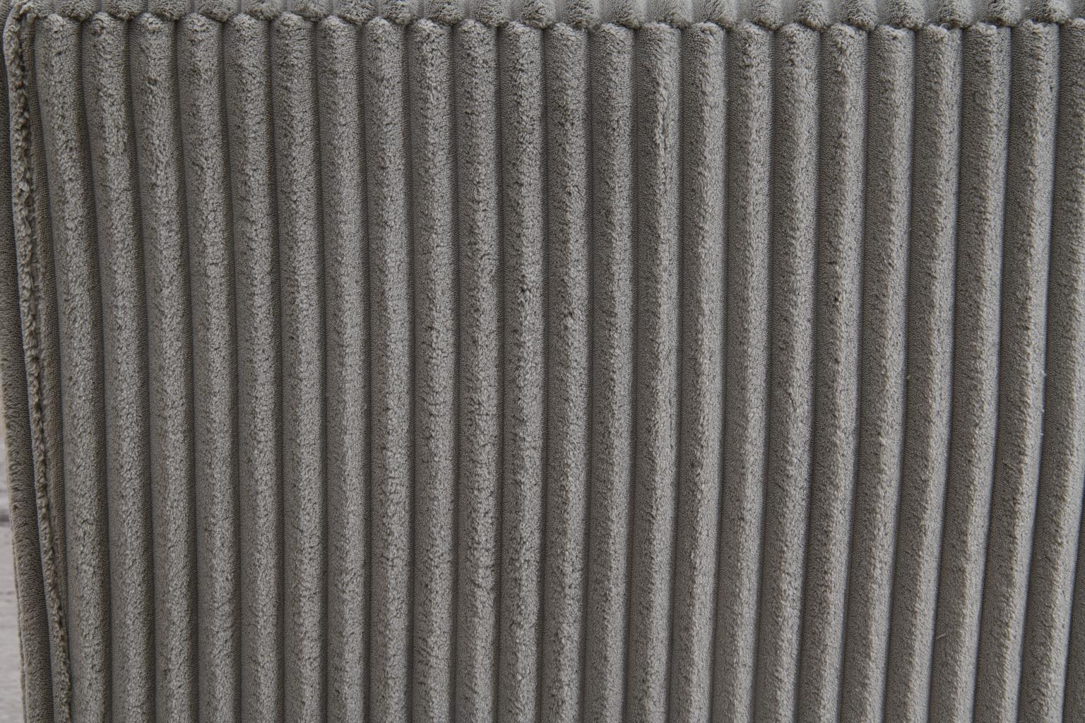 U243 - Swivel Chair - Gray